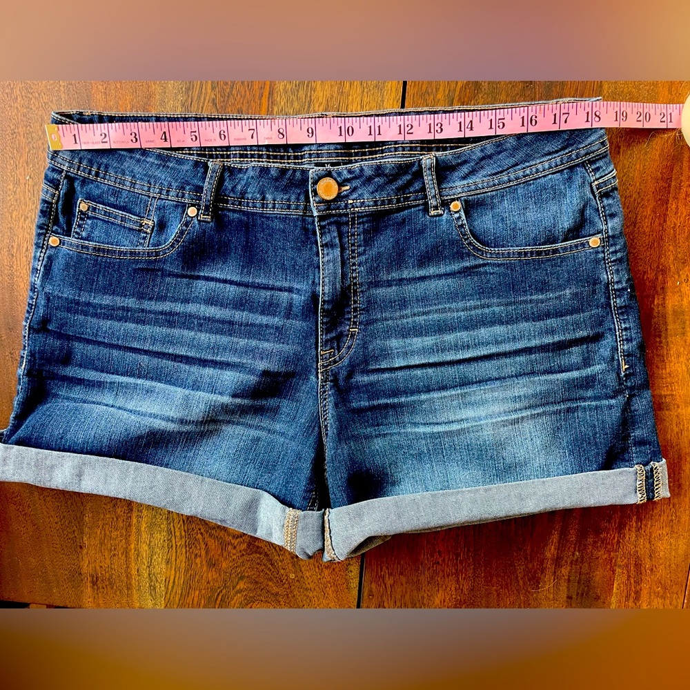 Jordache Women's Denim Shorts size 16